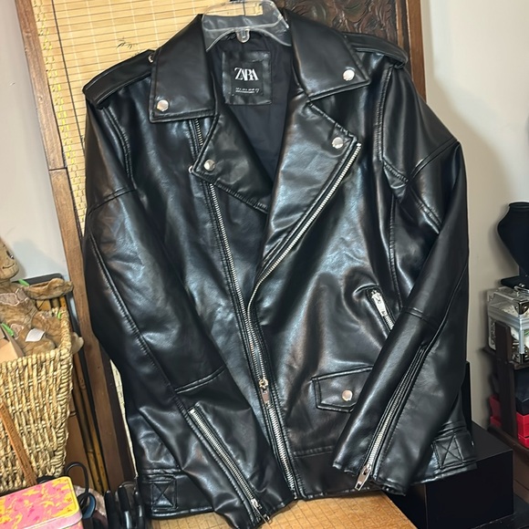 Zara Large Black Motorcycle Jacket Faux Leather Zippers Made in Myanmar VGUC - Picture 14 of 17